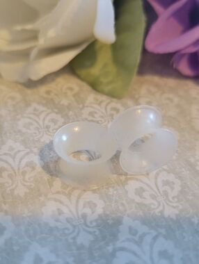 Glow In The Dark Silicone Tunnels - Gauge 00